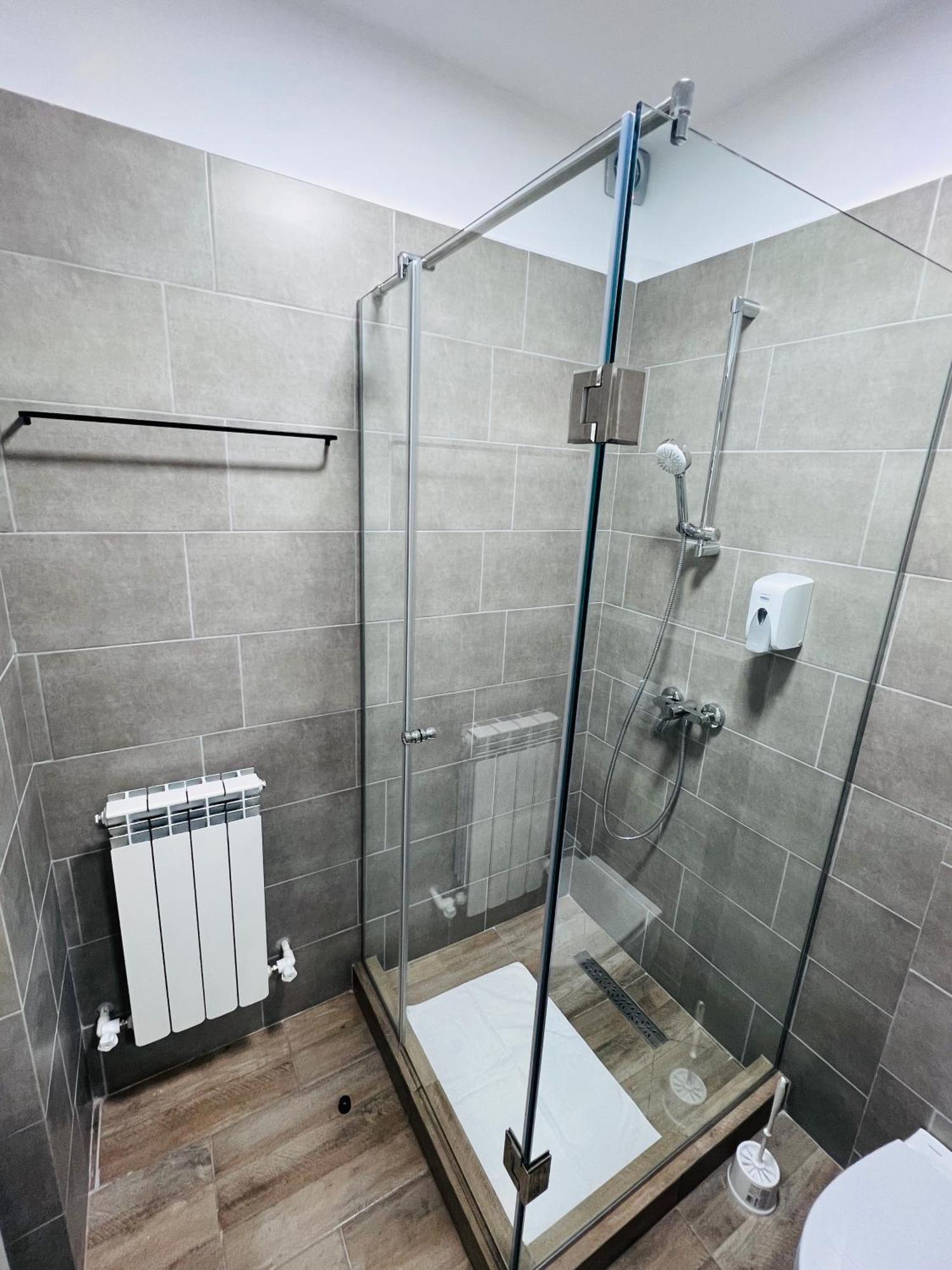 Stef Rooms Tirgu Frumos Екстер'єр фото