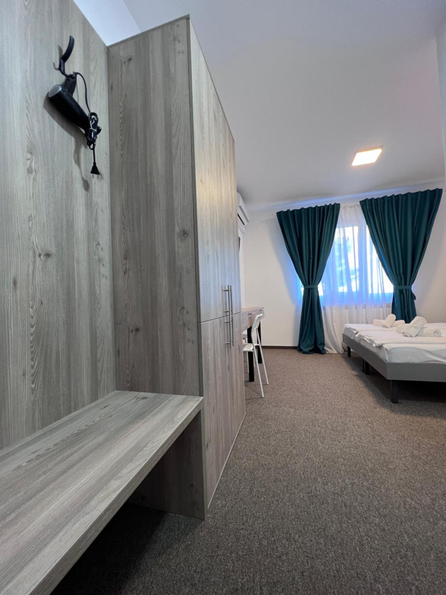 Stef Rooms Tirgu Frumos Екстер'єр фото
