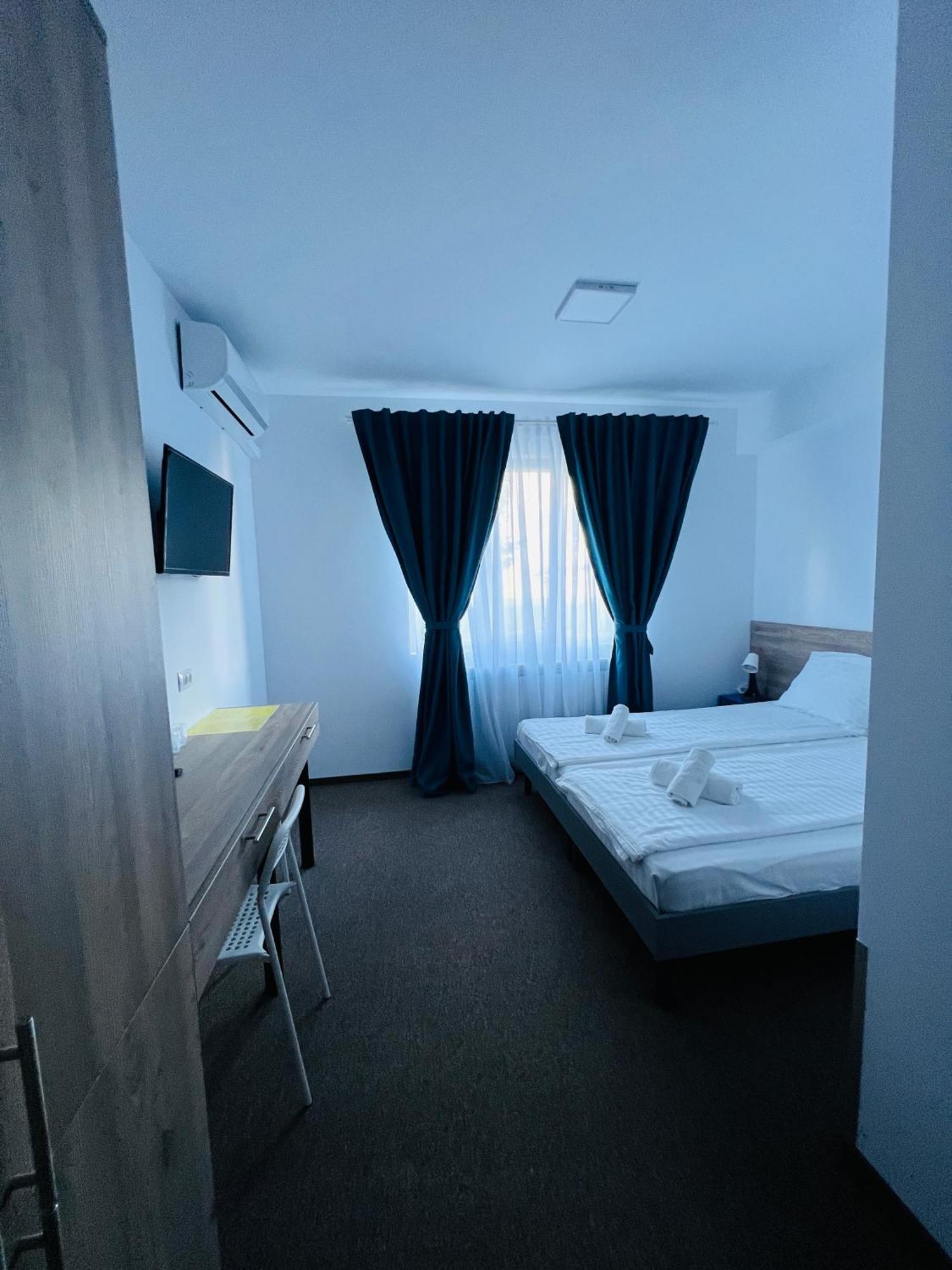 Stef Rooms Tirgu Frumos Екстер'єр фото