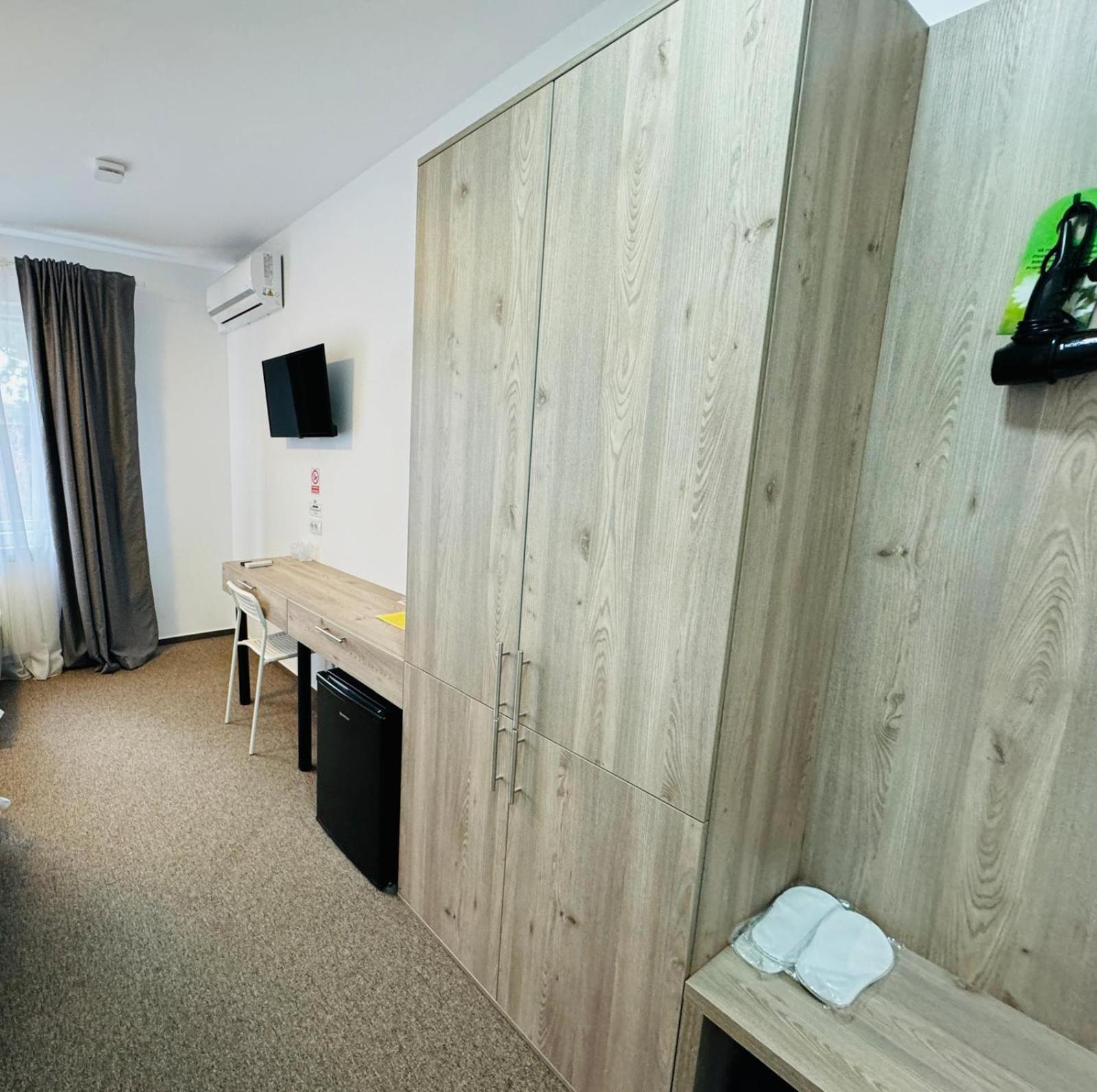 Stef Rooms Tirgu Frumos Екстер'єр фото